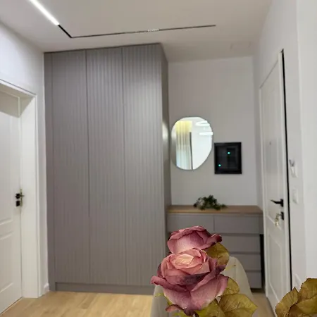 Iris Hillside Vlorë