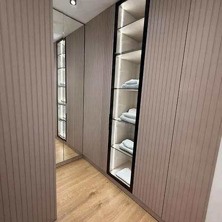 Iris Hillside Appartement Vlorë